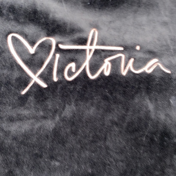 Victoria’s Secret black crushed velvet graphic sweatshirt size large open back - Picture 4 of 6